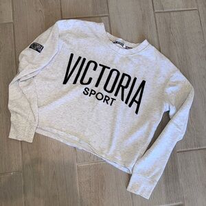 Cropped sweatshirt